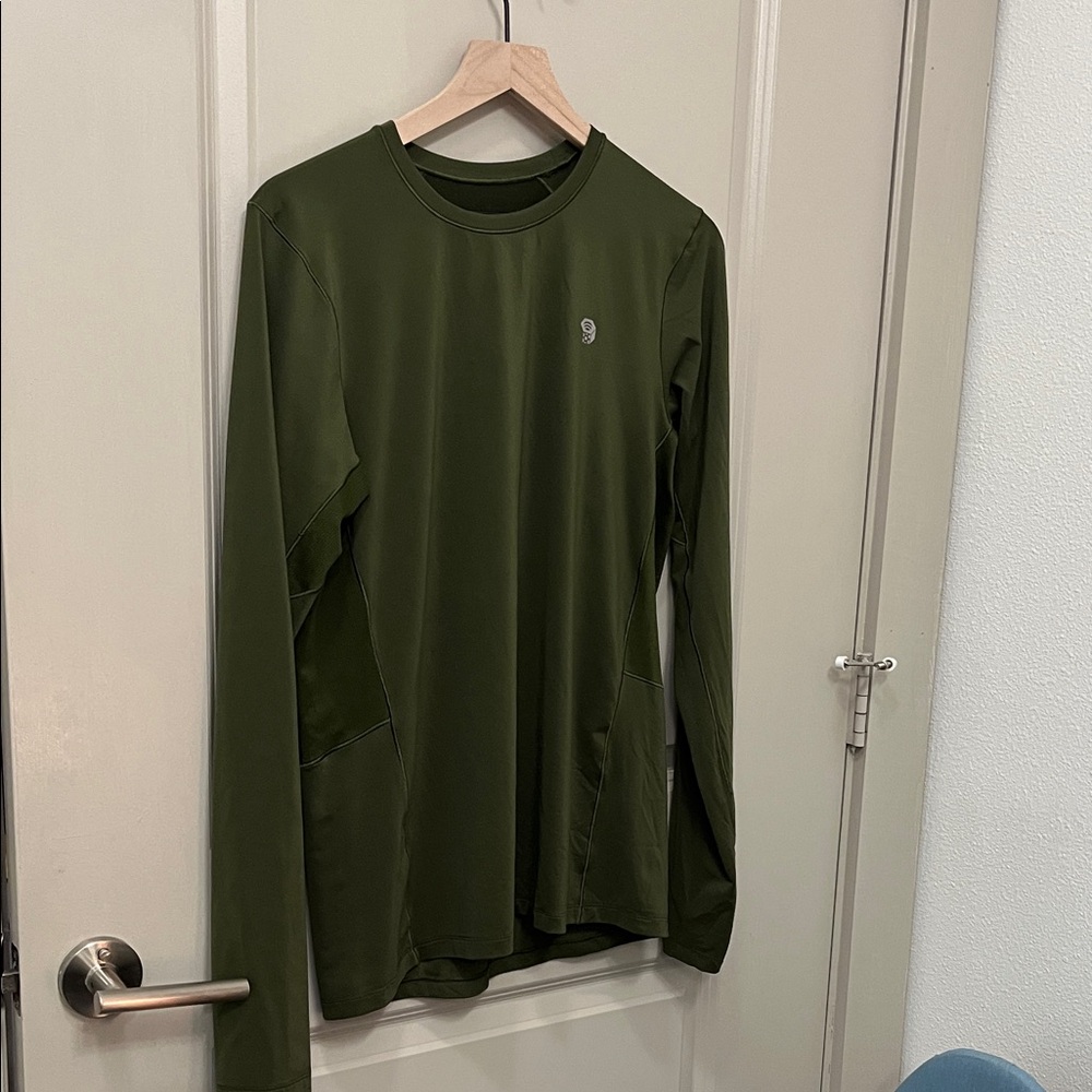 Men's Mountain Hardware Long Sleeve Shirt/Base Layer
